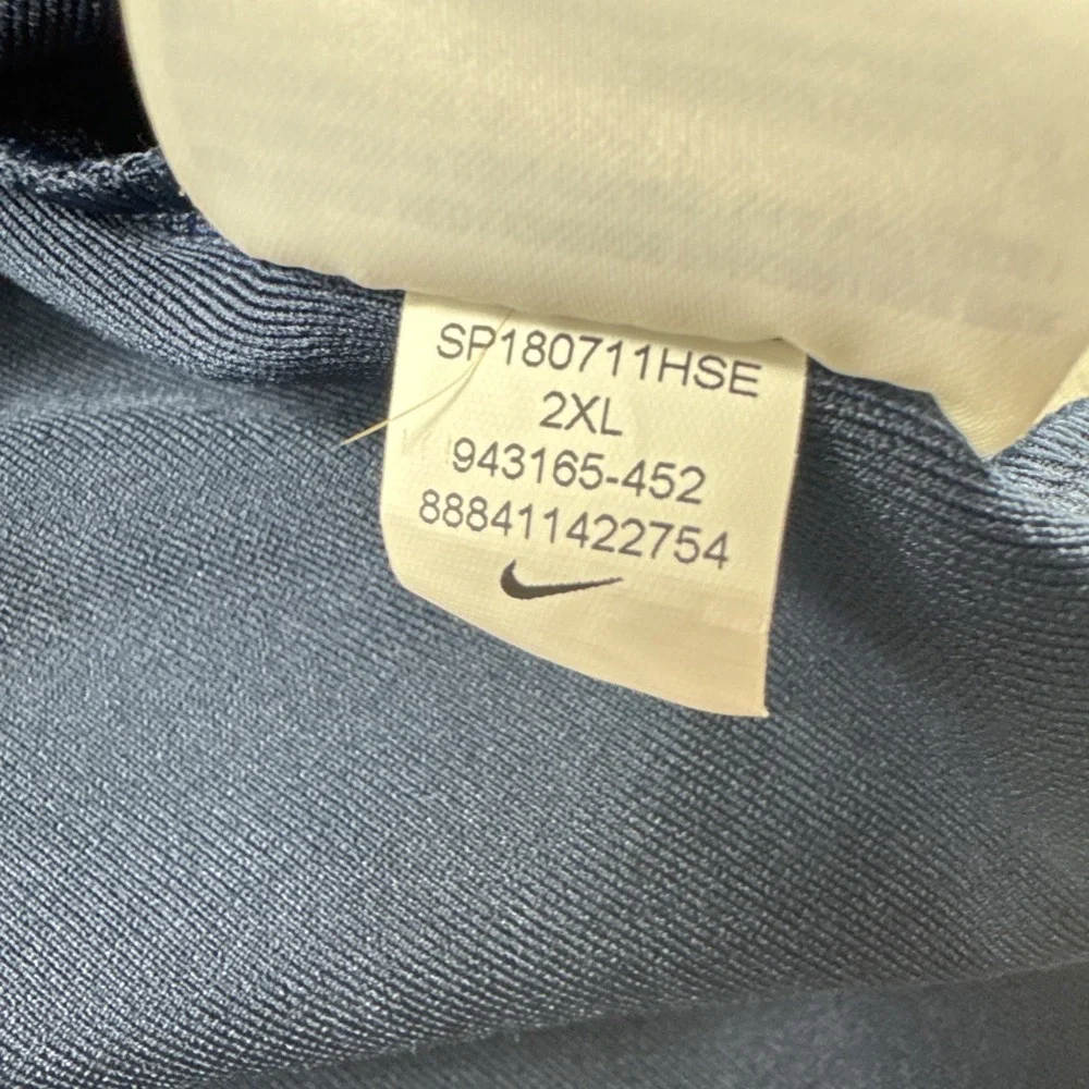 Nike pullover very